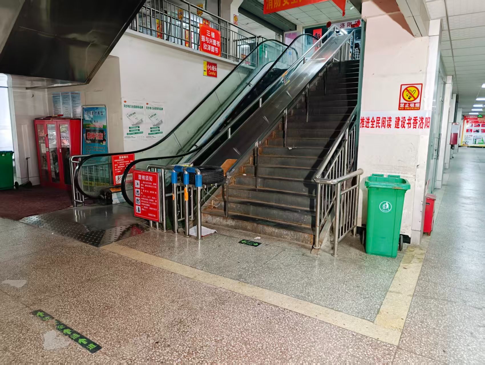 南盟巷春都路副食文化园现面向社会招商，写字楼、商铺多种面积灵活出租，欢迎企业办公、商贸经营、电商直播、仓储展示、创业开店等项目入驻。_COPY
